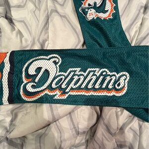 Jersey style/fleece lines Miami Dolphins scarf